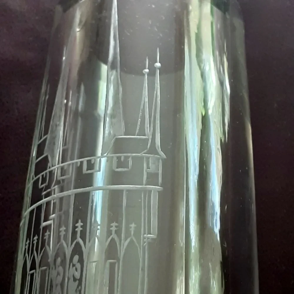 Czech PRAHA Castle | St. Vitus Cathedral Etched Crystal Vase 10
